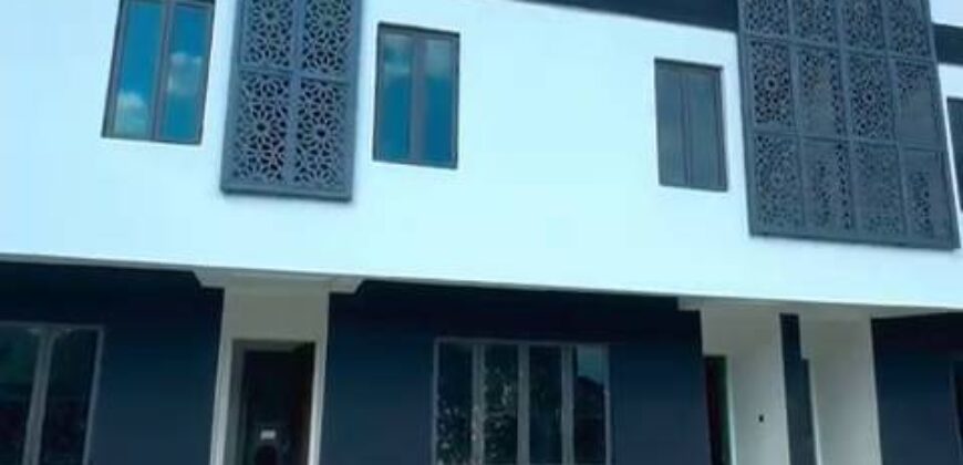 4 Bedrooms Terrace with a BQ, Located at Jahi