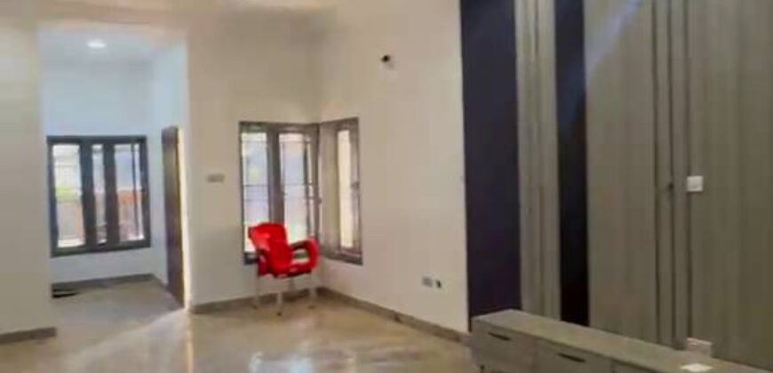 6 bedrooms Terrace with private compound at 9 jahi, Abuja.